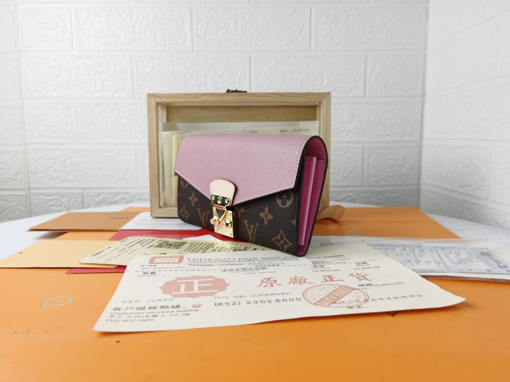 Louis Vuitton Capucines Long Wallet - Picture 2 of 8